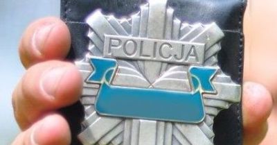 Miał pecha. Brawurowo wyprzedził samochód...będącego na wolnym policjanta